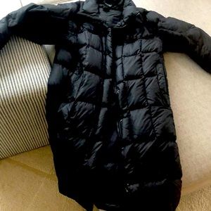 Full length North Face black puffer coat (comes with detachable hood)